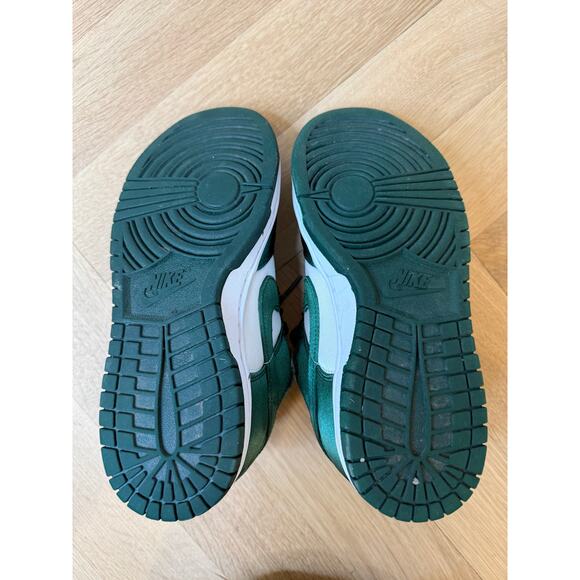 NIKE- Dunk Low Varsity Satin Green and White - US 7 - Picture 12 of 14